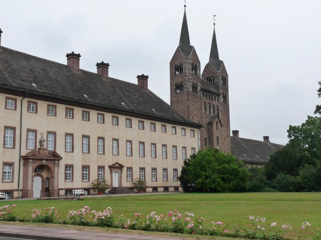 Gaestehaus Am Raeuschenberg โฮกซ์เตอร์ ภายนอก รูปภาพ